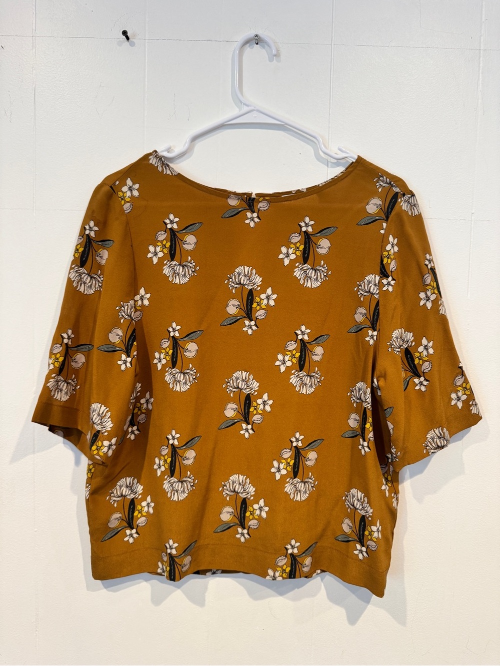 NWOT Amort Vert Women’s Floral Boxy silk top - size Small